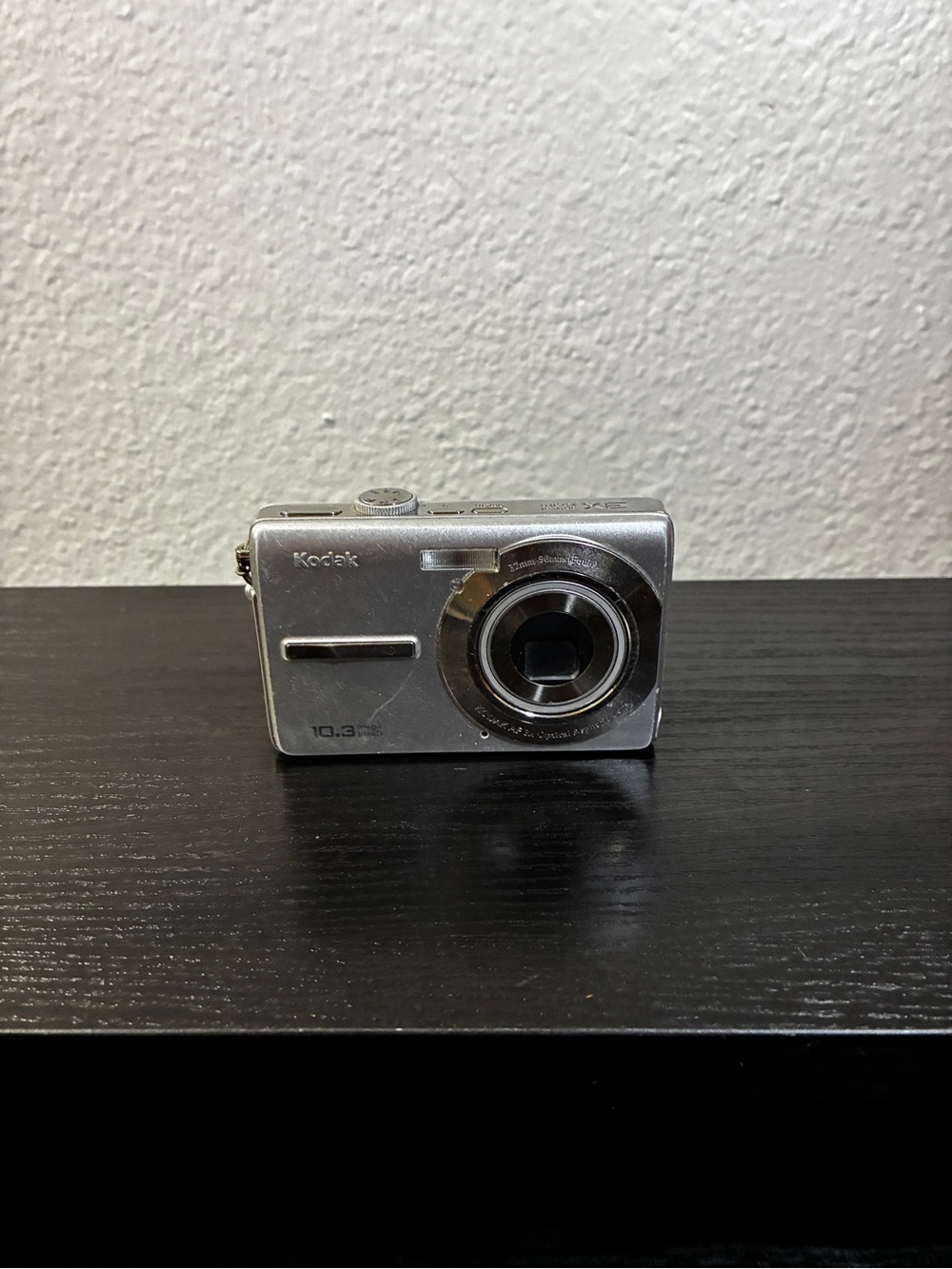 Kodak EasyShare MX1063 10.3MP
Digital Camera FOR PARTS ONLY